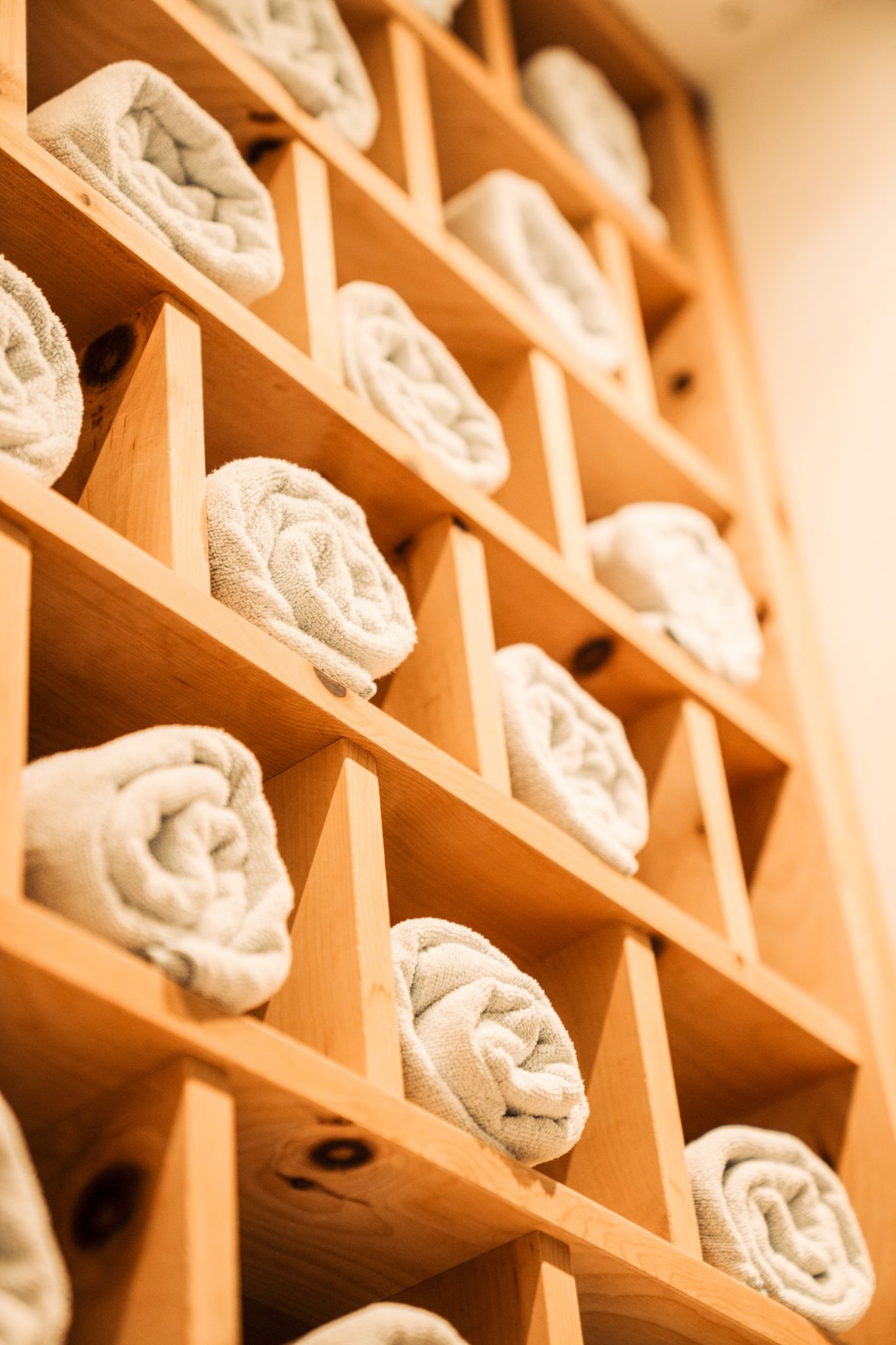 Handtücher ordentlich im Glemmtalerhof in Hinterglemm gestapelt.